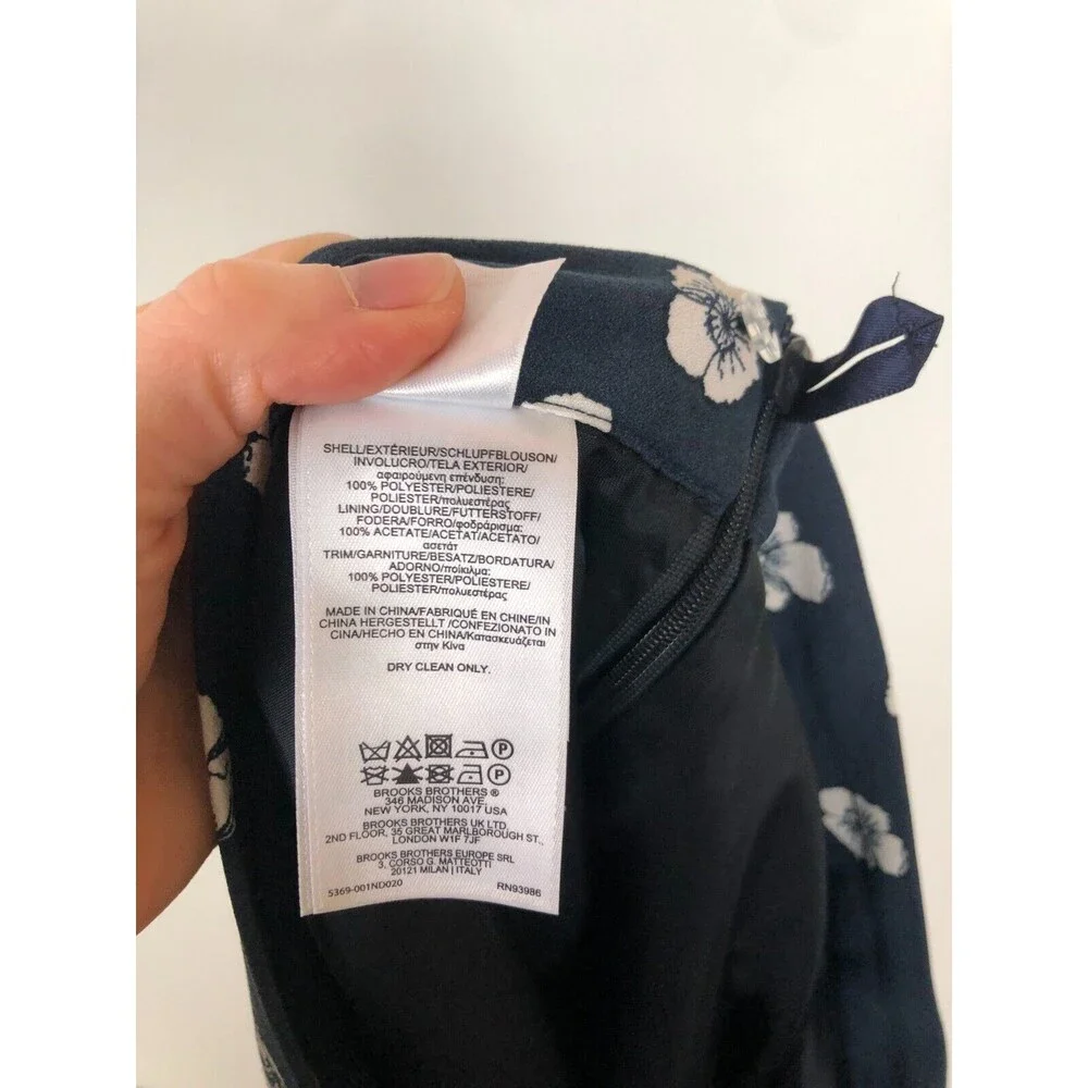 Brooks Brothers White Navy Blue Floral Pleated Skirt women's Size 4 - Picture 7 of 7